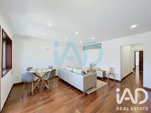 Apartment T3 in Pedrouços