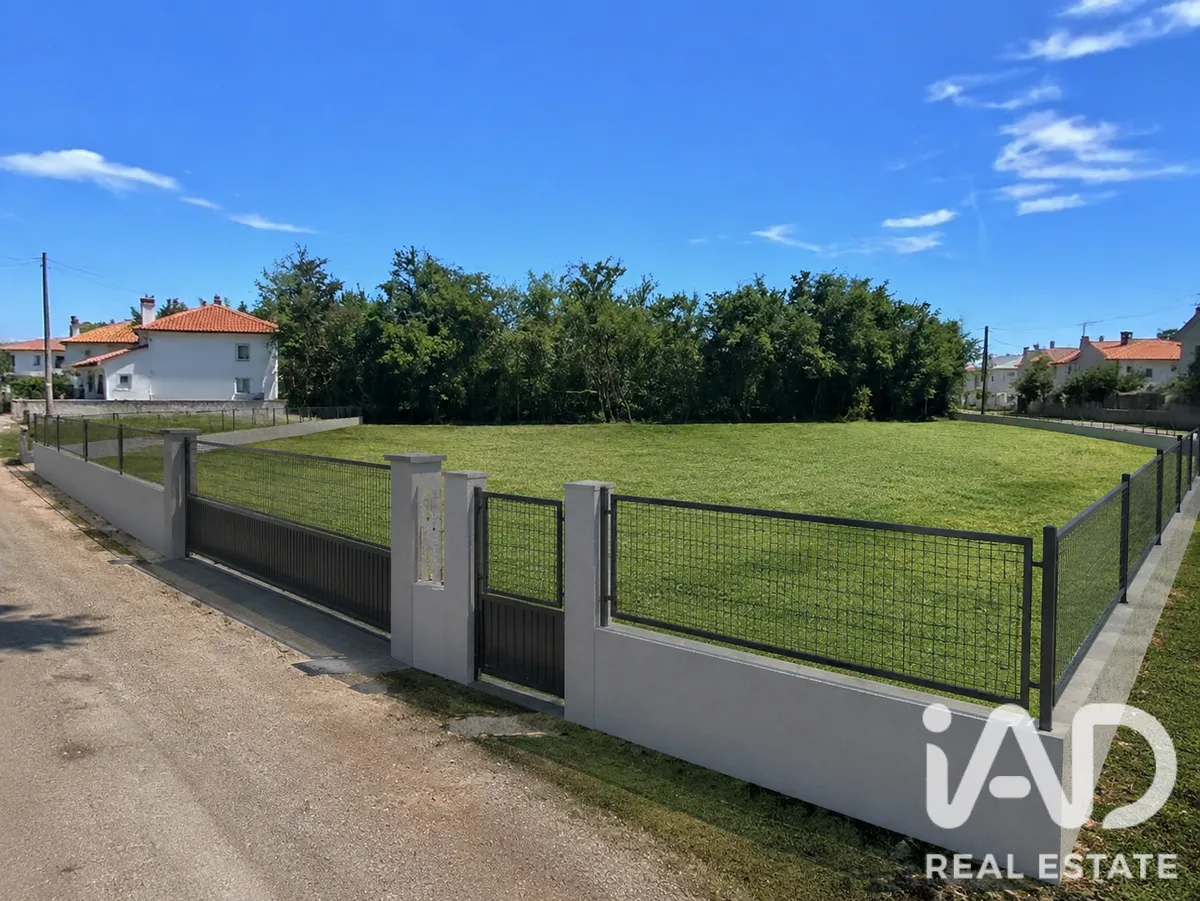 Terreno de 702 m² em Sintra