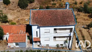 Two-family house  in Vale de Urso