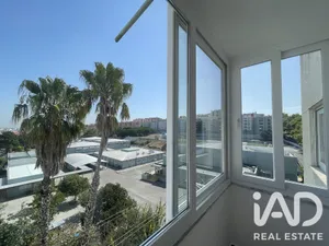 Apartamento T3 em Amadora