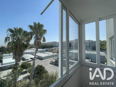 Apartamento T3 em Amadora