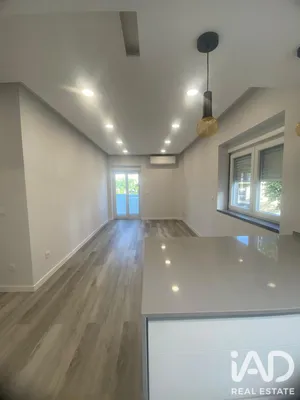 Apartamento T2 em Corroios