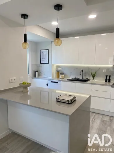 Apartamento T2 em Corroios