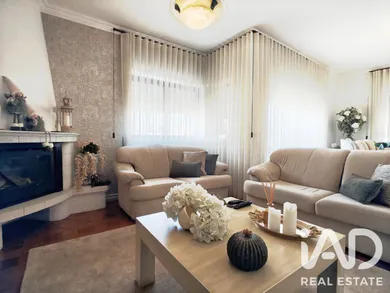 Apartamento T3 em Paços de Brandão