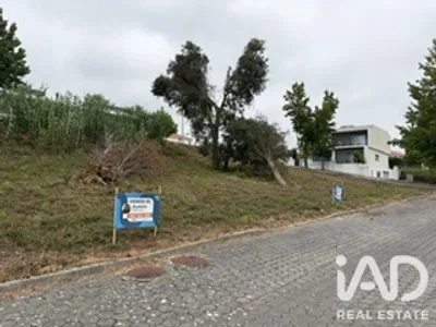 Fotografia 8 de Terreno urbano de 671 m² em Leiria