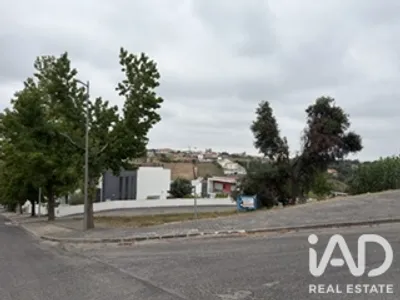 Fotografia 6 de Terreno urbano de 671 m² em Leiria