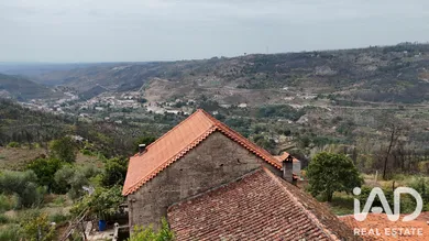 Detached house in Avô