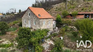 Detached house in Avô