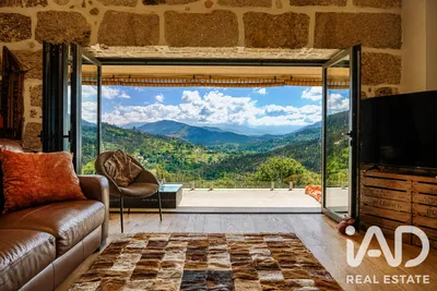 Fotografia 1 de Quinta rural 4 quartos de 376 m² em Oliveira do Hospital