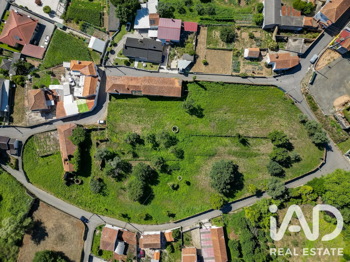 Terreno urbano de 7049 m² em Macinhata do Vouga