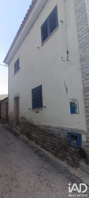 Moradia geminada em Lorvão