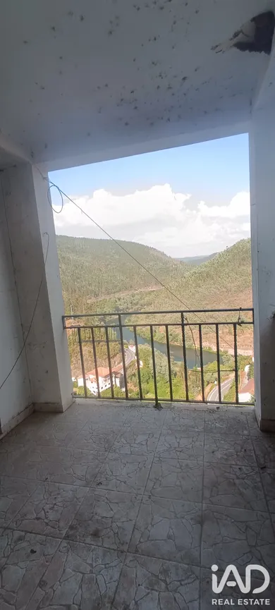 Moradia geminada em Lorvão