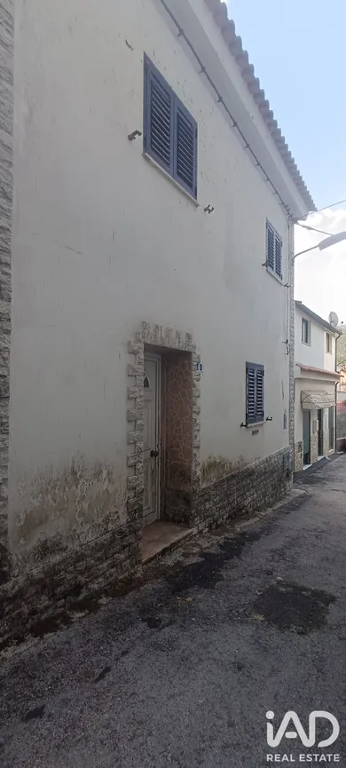 Moradia geminada em Lorvão