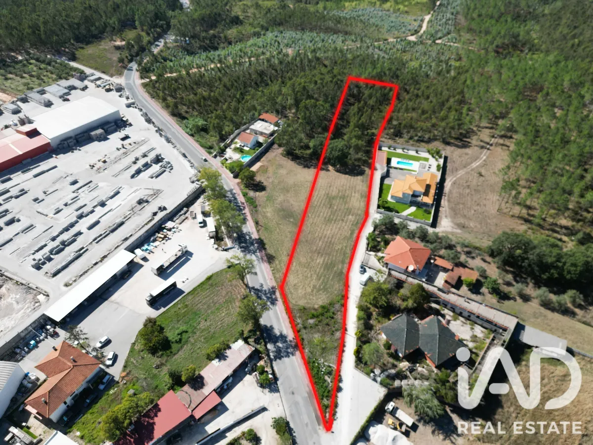 Terreno de 4120 m² em Juncal