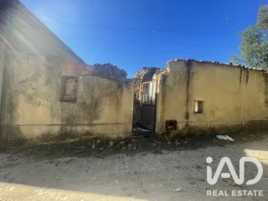 Single-storey house in Seia