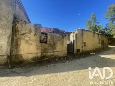 Single-storey house in Seia