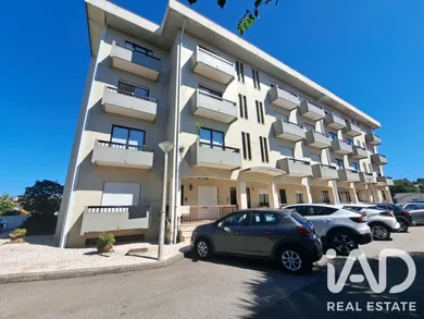 Apartamento T3 em Paços de Brandão