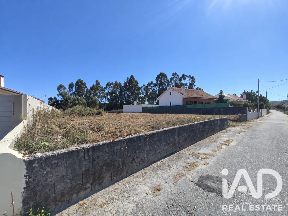 Terreno de 3240 m² em Alvarães