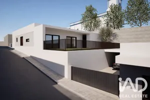 Terreno urbano em Peral