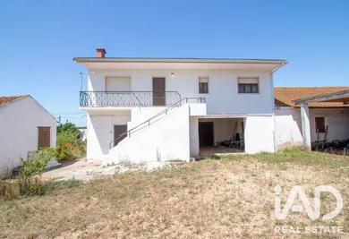 Casa/Moradia em Lamas