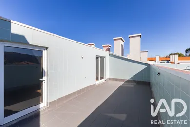 Duplex T4 em Canelas