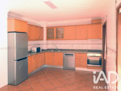 Apartamento T2 em Vila de Cucujães