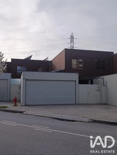 Fotografia 8 de Casa/Moradia 3 quartos de 220 m² em Custóias, Leça do Balio e Guifões