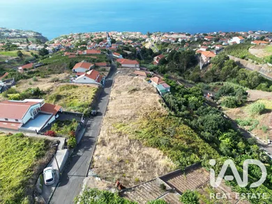 Terreno urbano em Estreito da Calheta