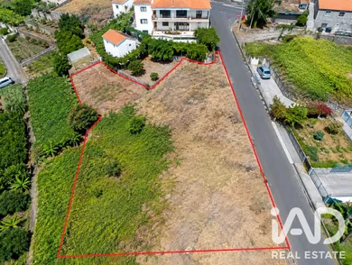 Terreno urbano em Estreito da Calheta