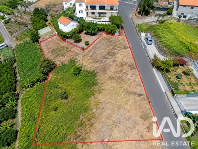 Fotografia 3 de Terreno urbano de 1790 m² em Estreito da Calheta