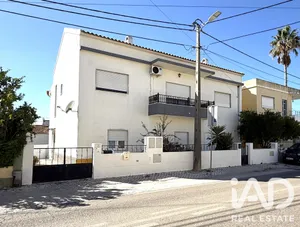 Apartamento T3 em Moita