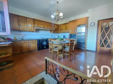 Casa/Moradia em Prado e Remoães