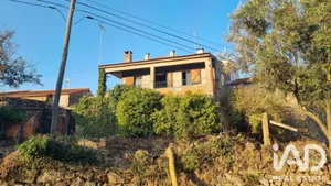 Moradia geminada  em Vila Cortês da Serra