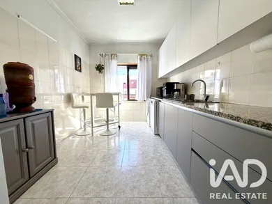 Apartment T3 in Setúbal