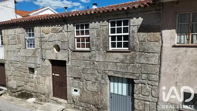 Terraced house in Travanca de Lagos