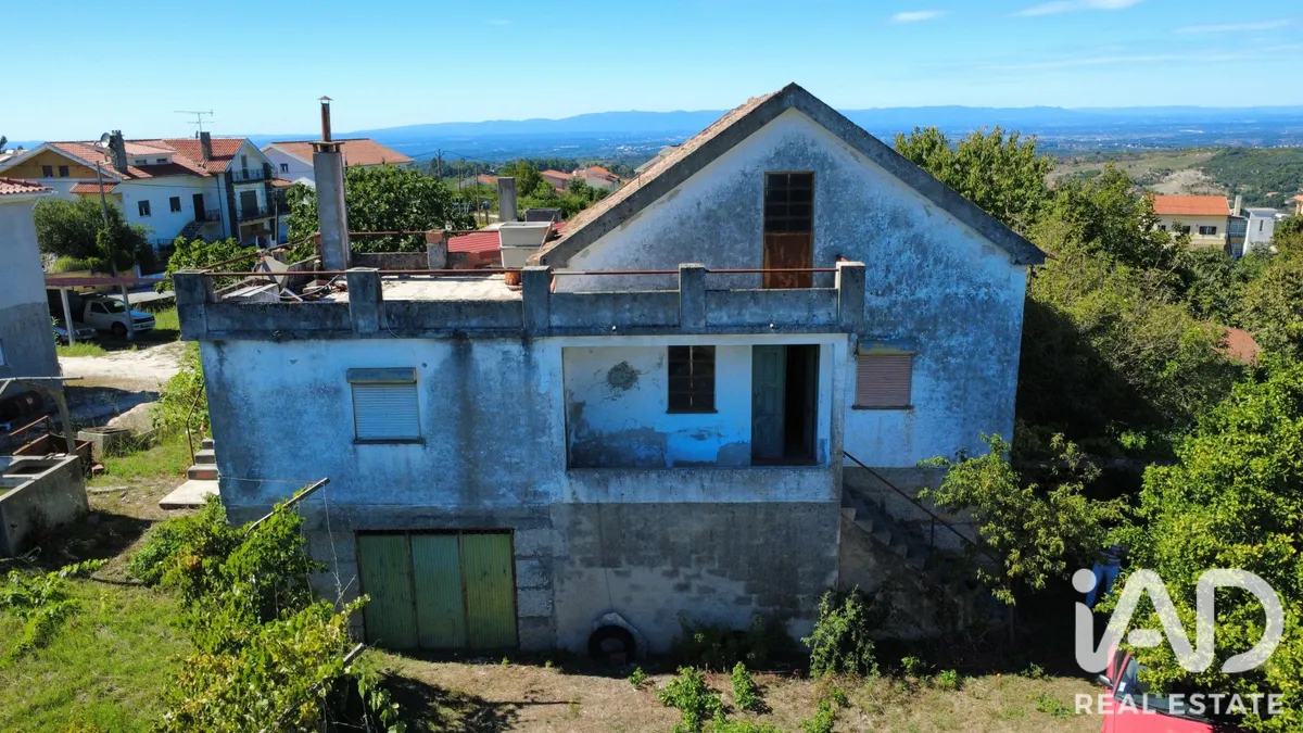Casa/Moradia de 385 m² em Nogueira do Cravo