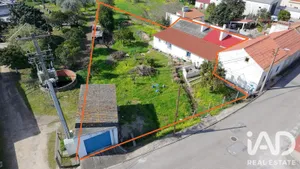 Single-storey house in Foros de Arrão
