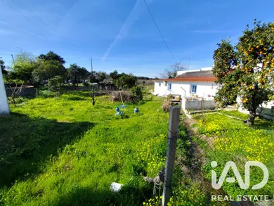 Single-storey house in Foros de Arrão