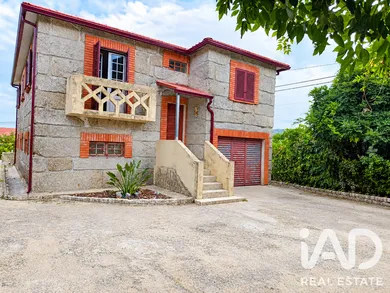 House in Paredes de Viadores