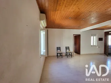 Apartment T2 in Cruz Quebrada-Dafundo
