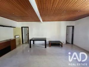 Apartment T2 in Cruz Quebrada-Dafundo
