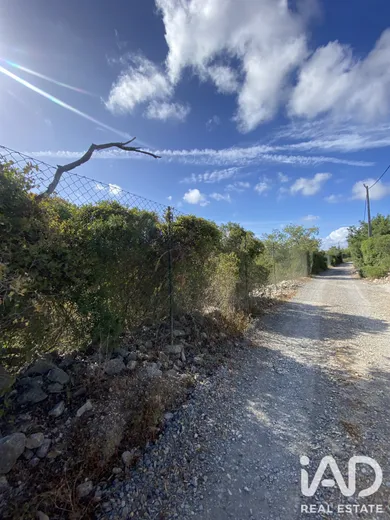 Terreno urbano em Santa Bárbara de Nexe