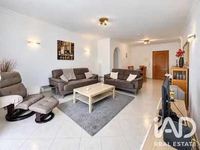 Apartamento T2 em Quarteira