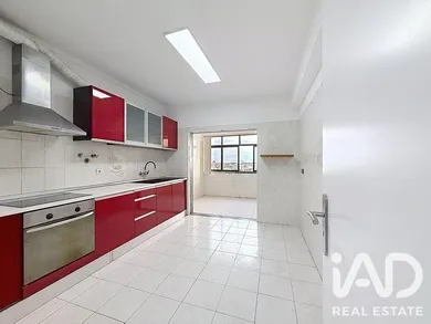 Apartment T4 in Setúbal