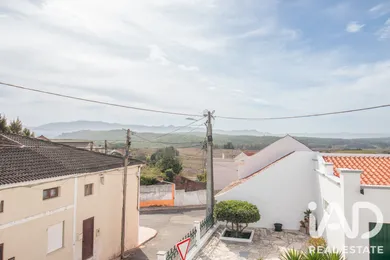 Moradia em gaveto em AdãoLobo
