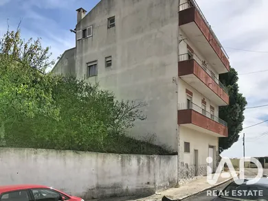 Building in Caneças