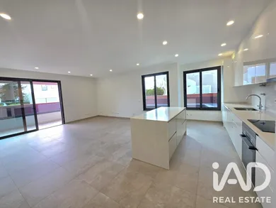 Apartamento T3 em Quarteira