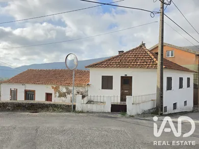 Moradia geminada  em Mira de Aire