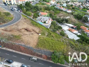Terreno urbano  em Funchal