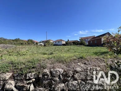 Terreno urbano em Santa cruz da Trapa